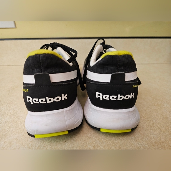 Reebok Men's size 9.5 US Memorytech - Picture 2 of 5